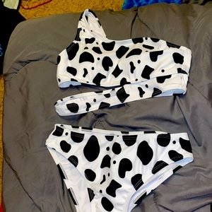 Girls M(7/8) two piece swim set